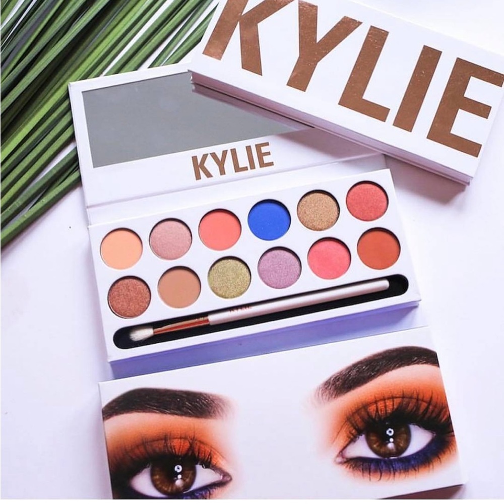 Kylie Cosmetic “Royal Peach Palette”